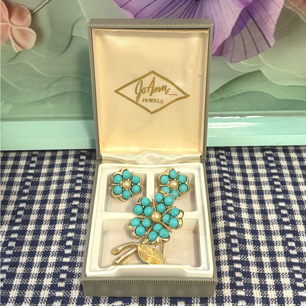Sarah Coventry Aqua Fleur set in vintage box